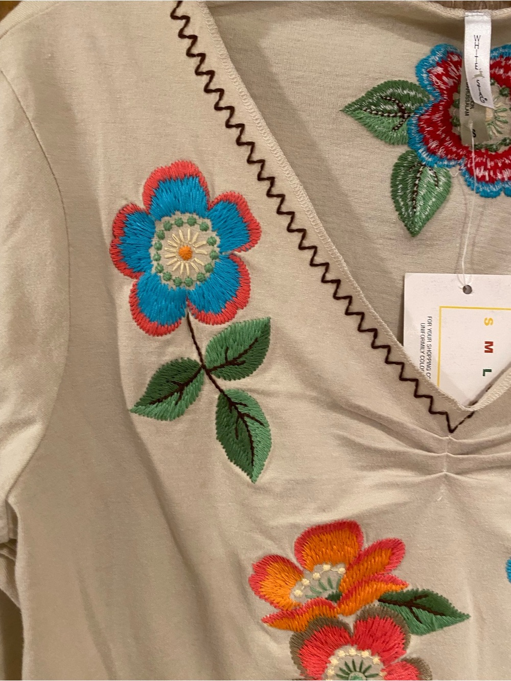 White Stag Cream Long-Sleeve V-Neck Top with Multicolor Floral Embroidery Small - Picture 3 of 10